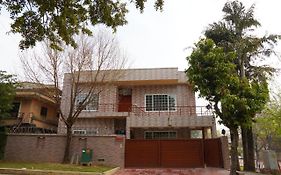 Grand Royal Hotel & Suites